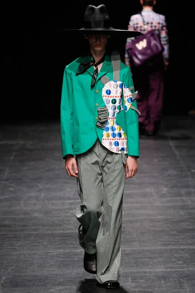 Look 9